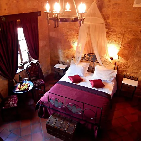 S. Nikolis Historic Boutique Готель 4*