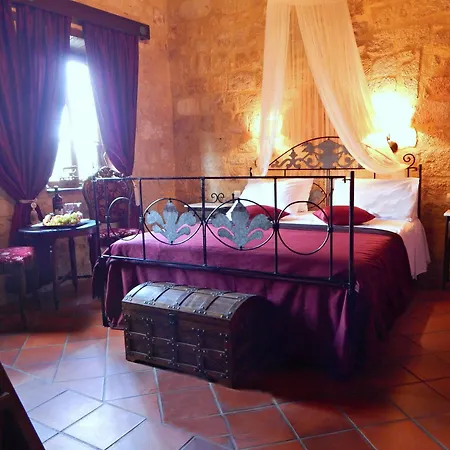 S. Nikolis Historic Boutique Готель