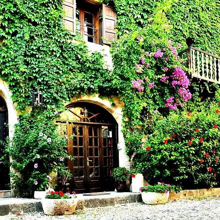S. Nikolis Historic Boutique Готель 4*