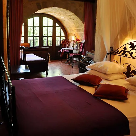 S. Nikolis Historic Boutique Готель 4*